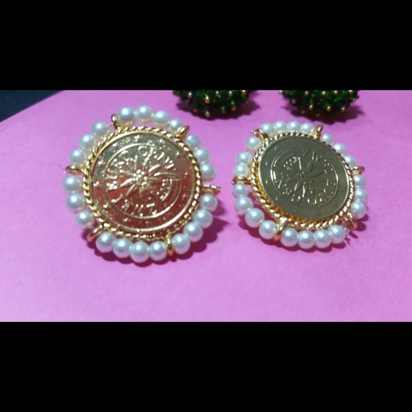 Stones stud earring in golden tone - Picture 5 of 8